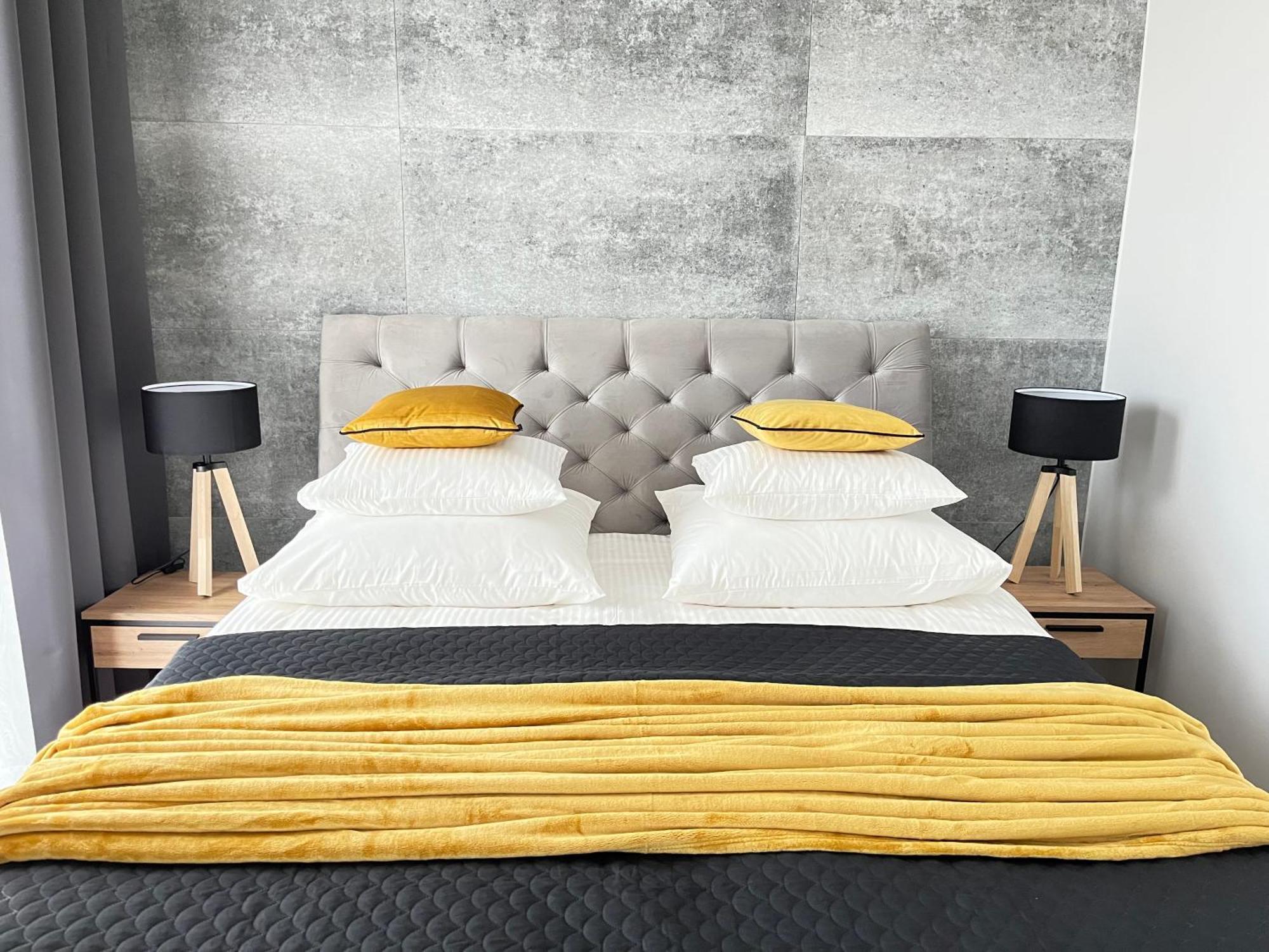 Wola Tower Deluxe Separate Bedroom With Free Garage - By Perfect Apart Warsaw Exterior photo