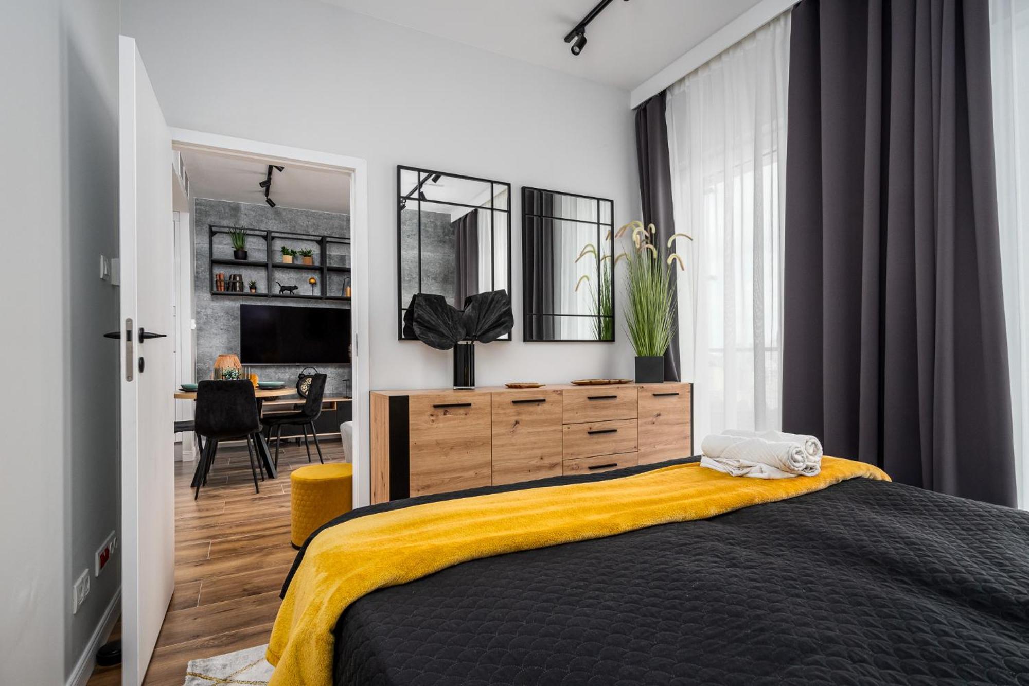 Wola Tower Deluxe Separate Bedroom With Free Garage - By Perfect Apart Warsaw Exterior photo