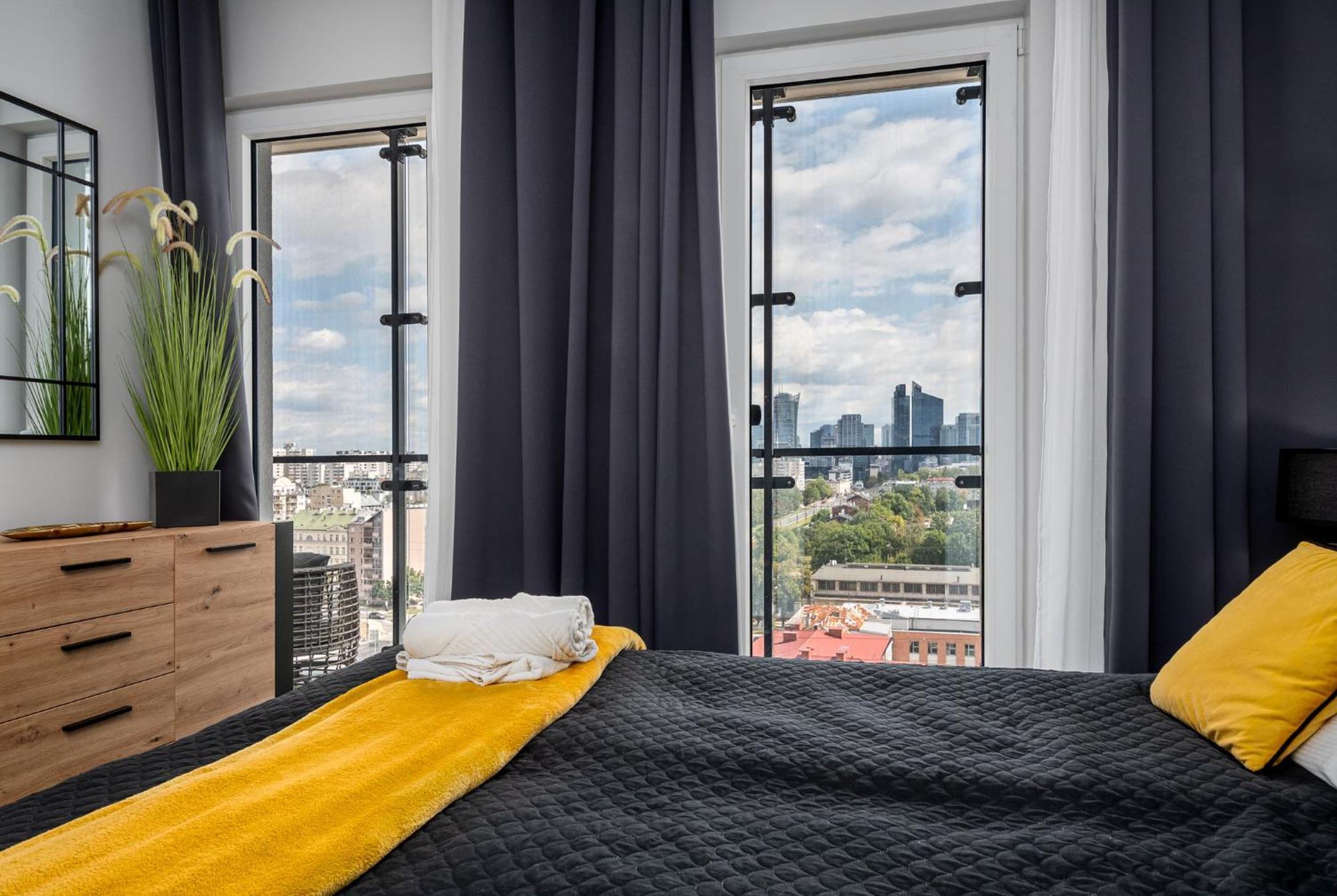 Wola Tower Deluxe Separate Bedroom With Free Garage - By Perfect Apart Warsaw Exterior photo