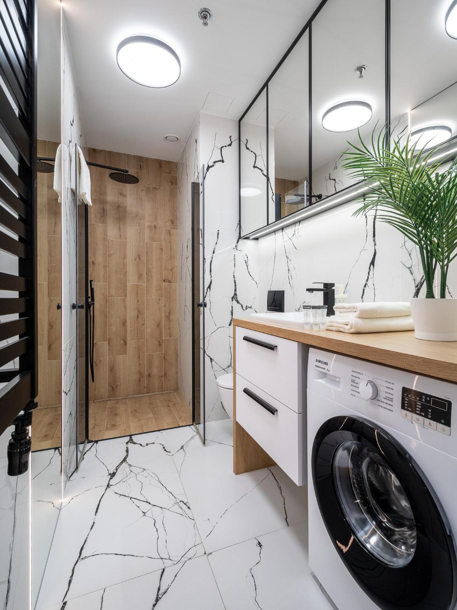 Wola Tower Deluxe Separate Bedroom With Free Garage - By Perfect Apart Warsaw Exterior photo