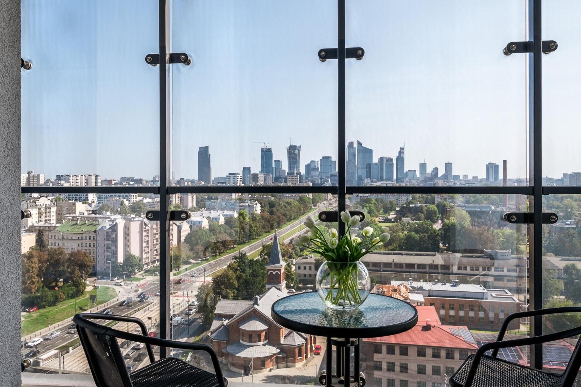Wola Tower Deluxe Separate Bedroom With Free Garage - By Perfect Apart Warsaw Exterior photo