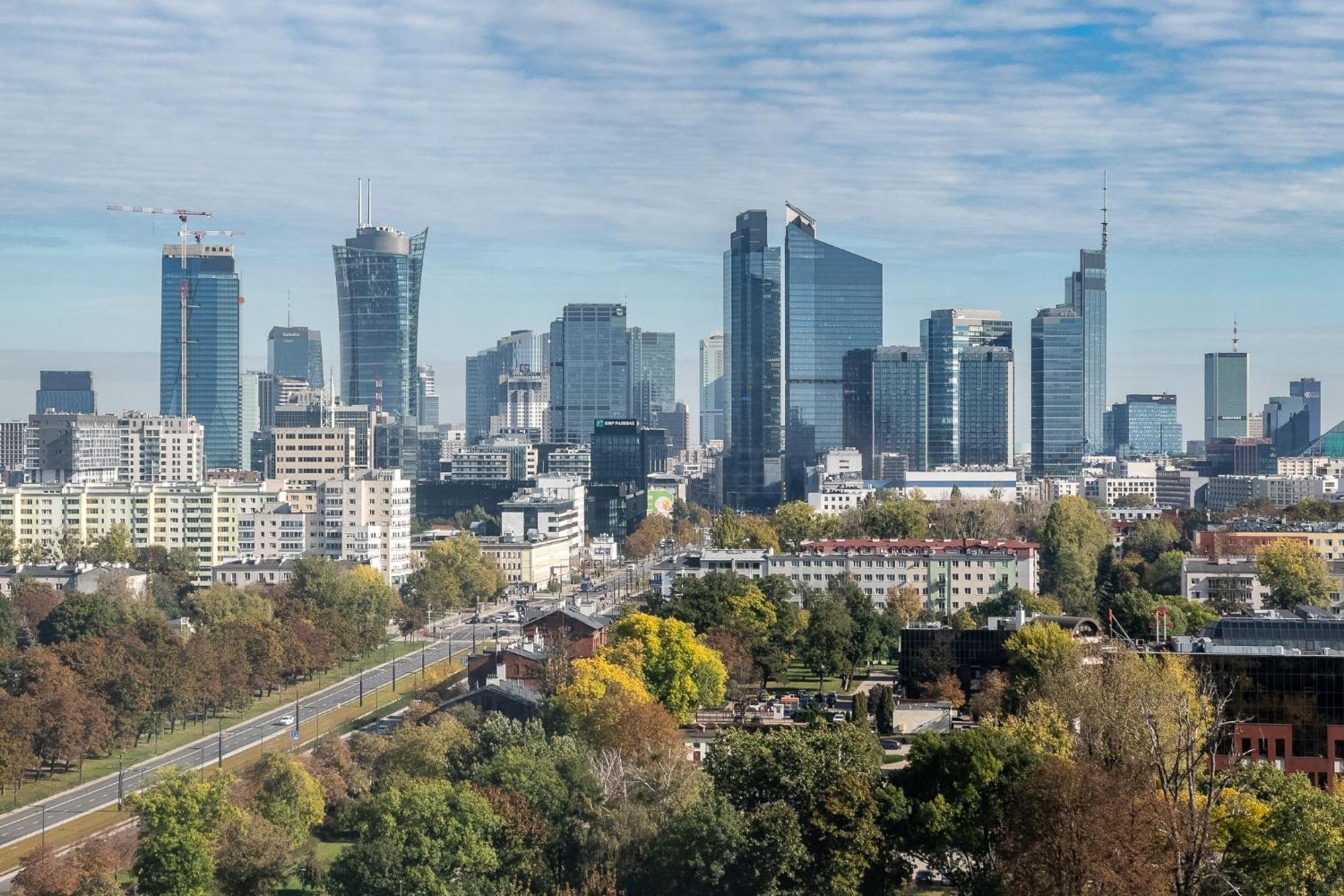 Wola Tower Deluxe Separate Bedroom With Free Garage - By Perfect Apart Warsaw Exterior photo